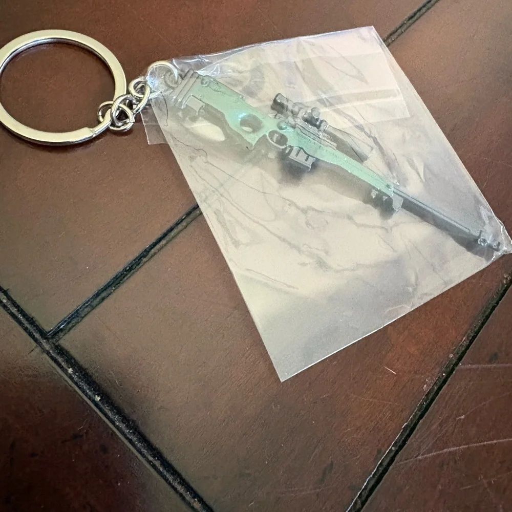 Miniature Rifle Keychain - Picture 4 of 4